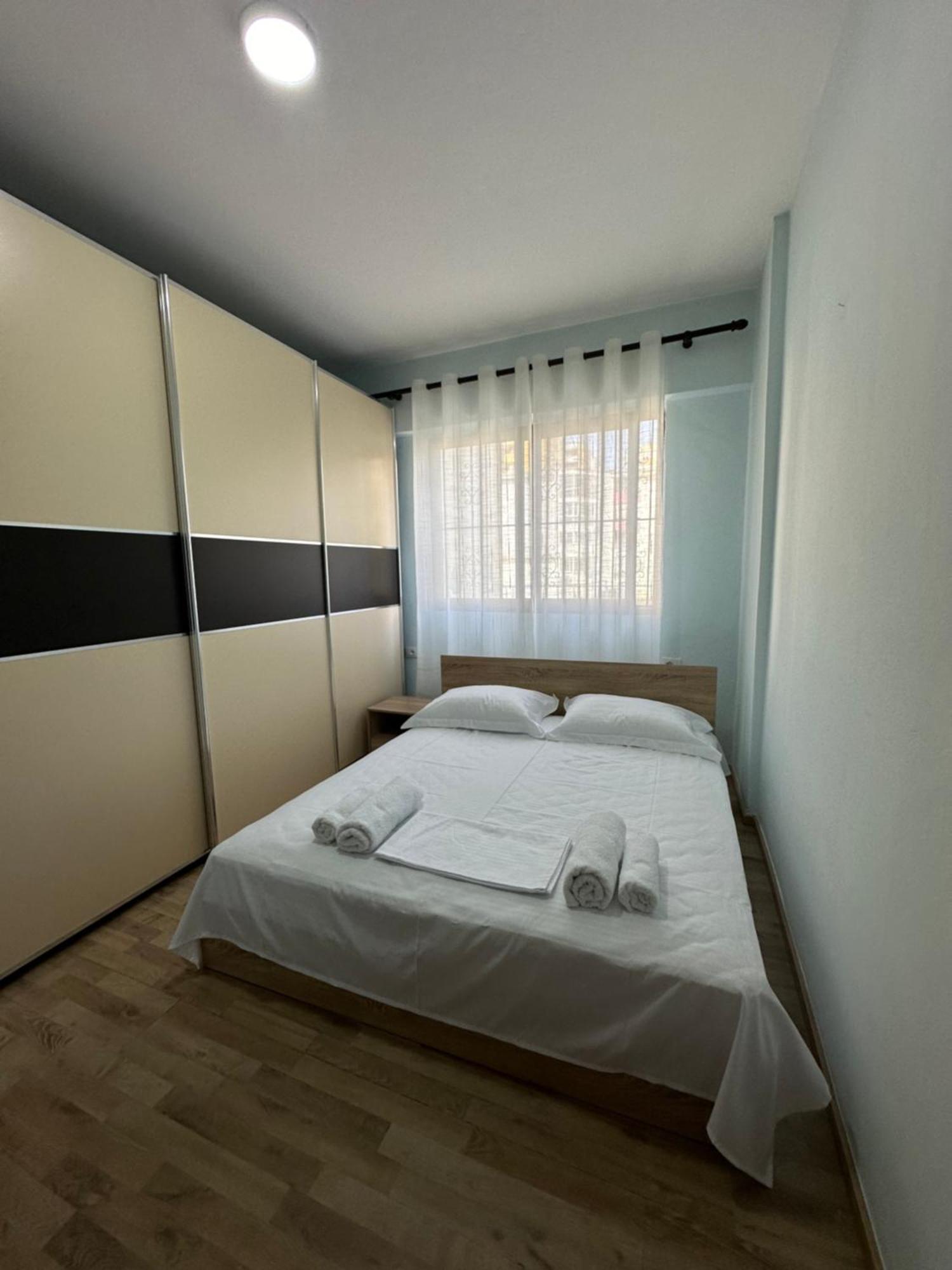 Vollga Apartment Durres Bagian luar foto